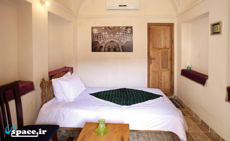 نمای اتاق یک تخته اقامتگاه سنتی ادیب - کاشان